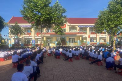 Sinh hoạt dưới cờ